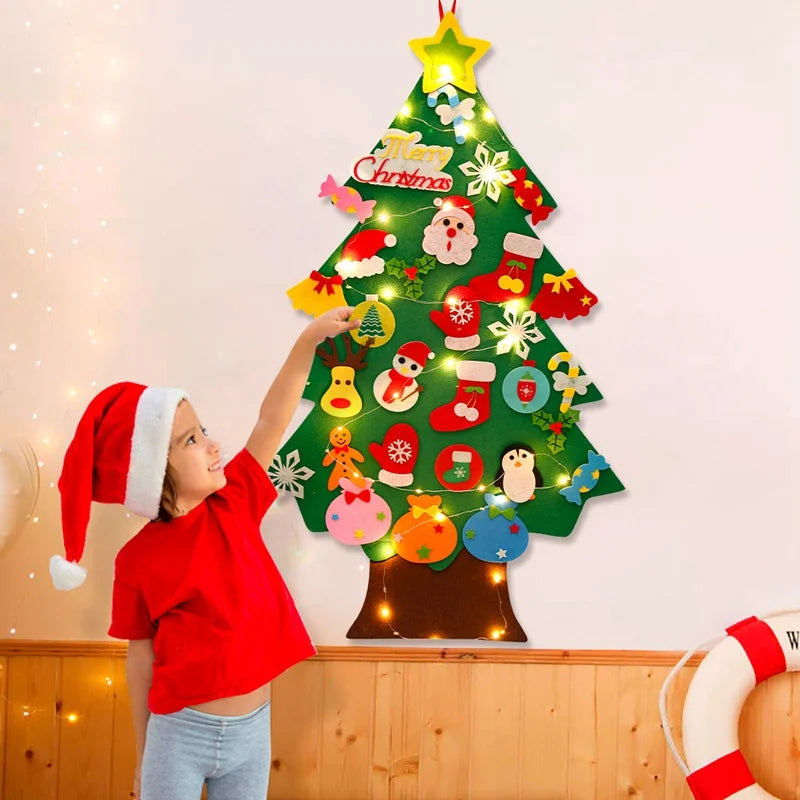 DIY Filz-Weihnachtsbaum-Set mit Ornamenten für Kinder